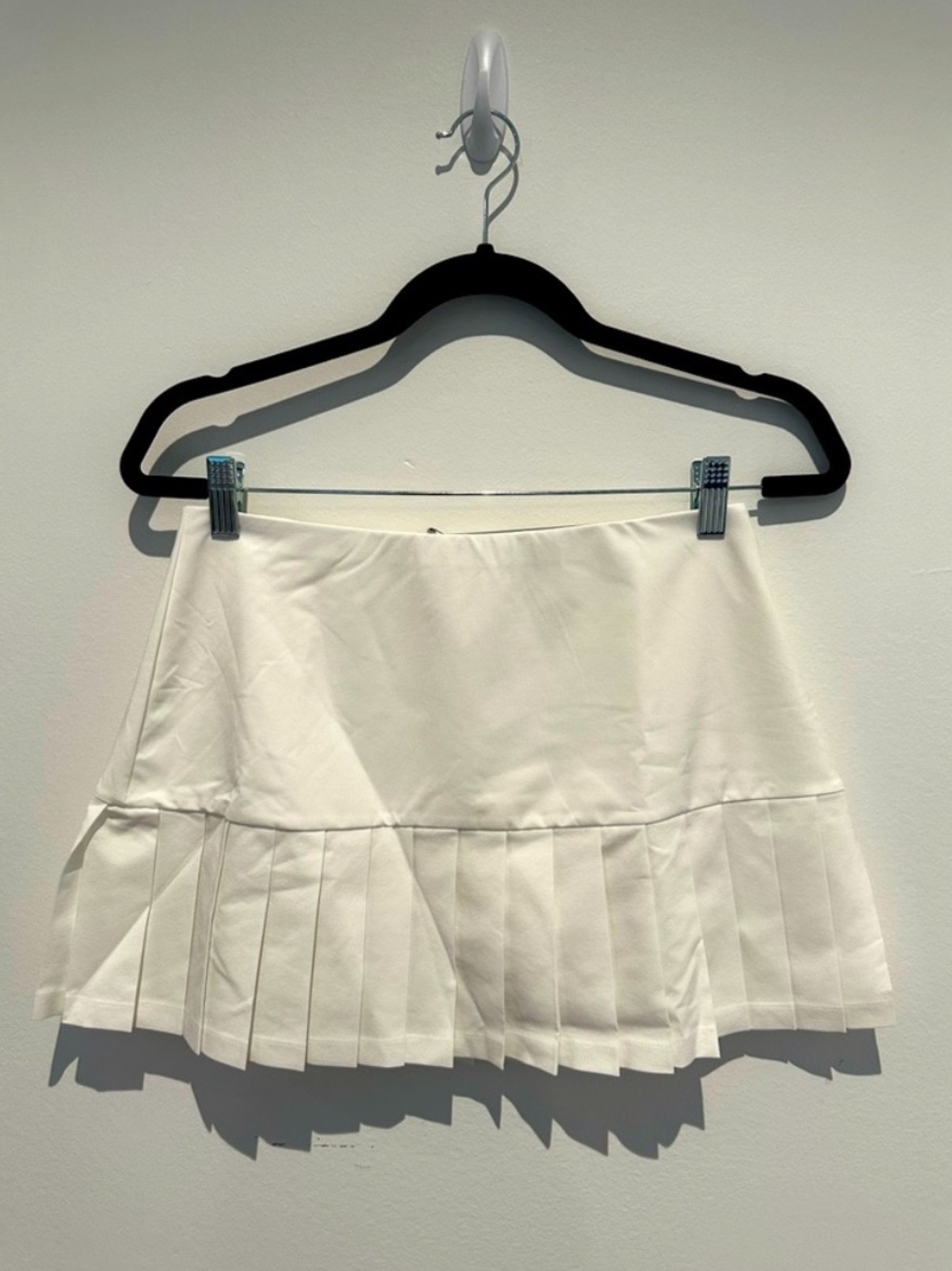 Tory Sport White Pleated Hem Skirt